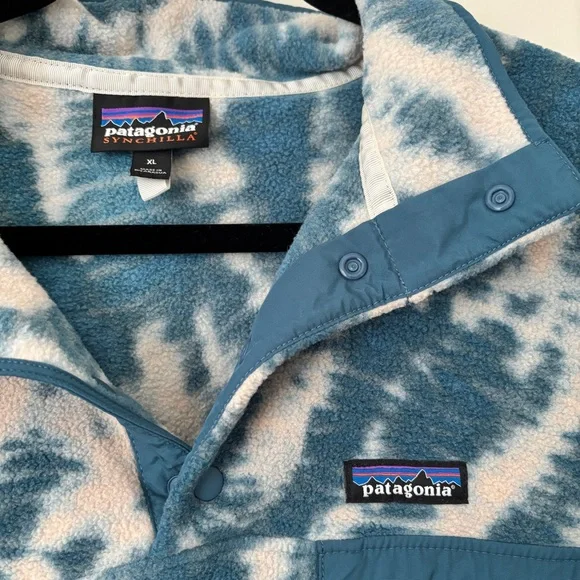 Patagonia Teal and Cream Tie-Dye Snap Pullover Fleece - Picture 3 of 6